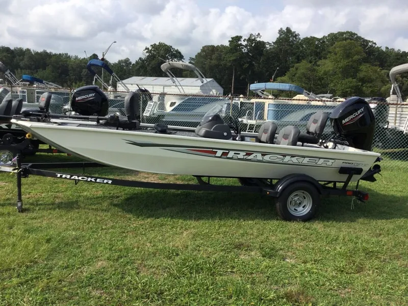 The Image of Tracker Pro 170 2026 - 1