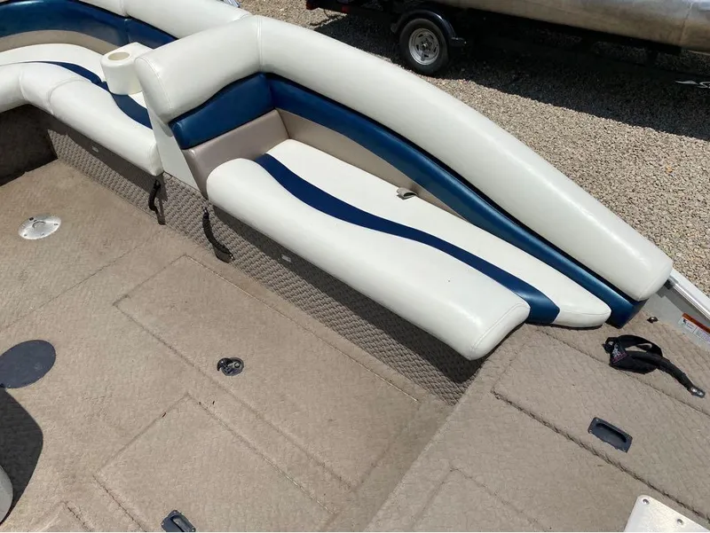 Slide: The Image of Lowe TH192 2005 - 3