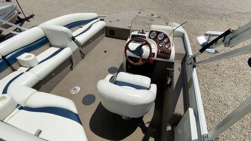 Slide: The Image of Lowe TH192 2005 - 8