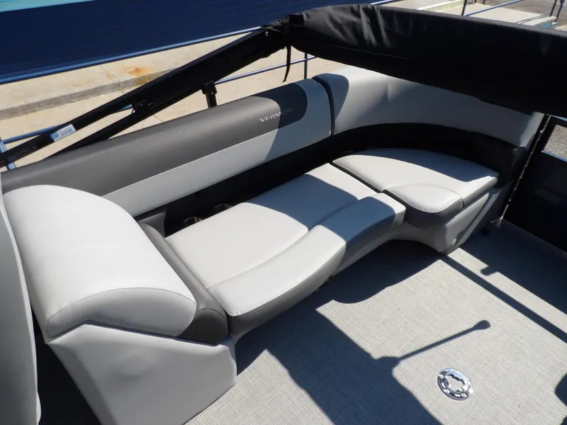 Slide: The Image of Veranda VR22RC 2026 - 15