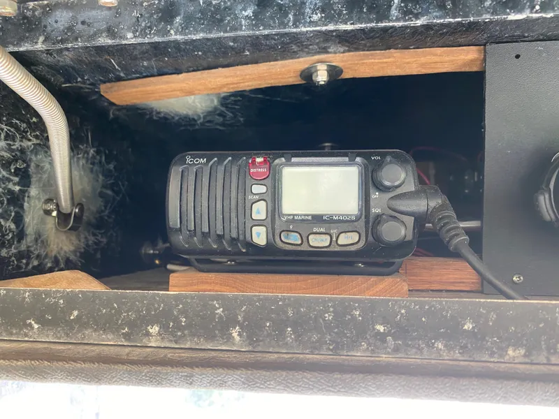 Slide: The Image of VHF radio installed on a 1982 Mako 23 Inboard Diesel boat. - 35