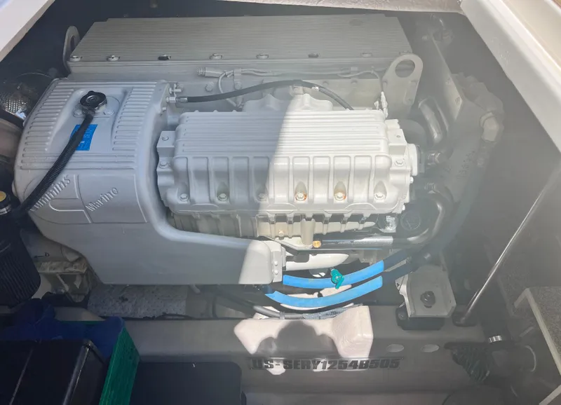 Slide: The Image of Engine compartment of a 2005 Sea Ray 500 Sundancer boat. - 36