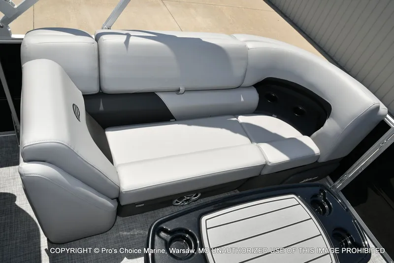 Slide: The Image of Sun Tracker PARTY BARGE 22 XP3 w/200HP 4 Stroke 2026 - 11