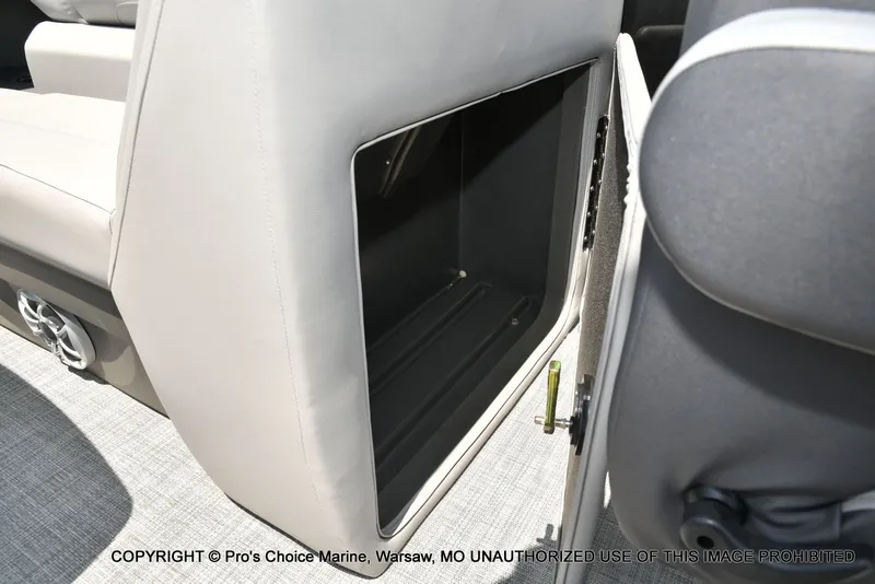 Slide: The Image of Sun Tracker PARTY BARGE 22 XP3 w/200HP 4 Stroke 2026 - 35