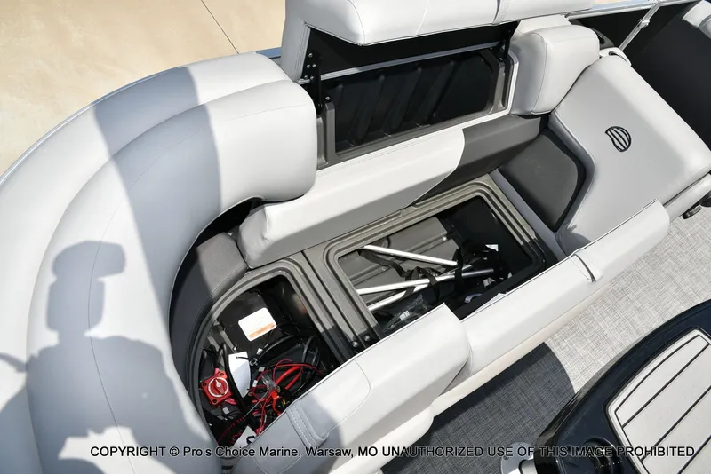 Slide: The Image of Sun Tracker PARTY BARGE 22 XP3 w/200HP 4 Stroke 2026 - 42