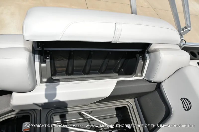 Slide: The Image of Sun Tracker PARTY BARGE 22 XP3 w/200HP 4 Stroke 2026 - 44