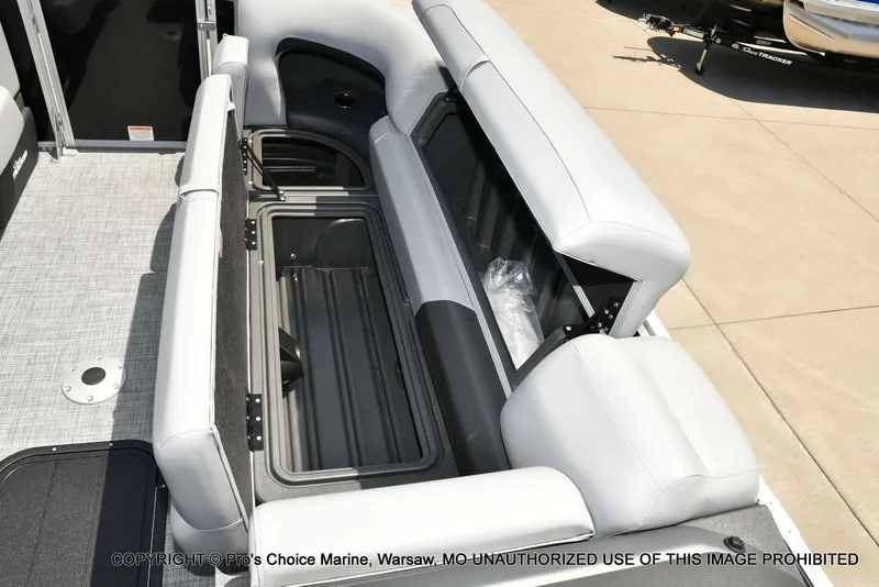 Slide: The Image of Sun Tracker PARTY BARGE 22 XP3 w/200HP 4 Stroke 2026 - 70