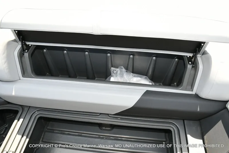 Slide: The Image of Sun Tracker PARTY BARGE 22 XP3 w/200HP 4 Stroke 2026 - 71