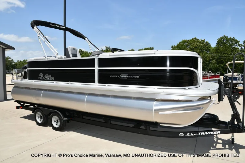 Slide: The Image of Sun Tracker PARTY BARGE 22 XP3 w/200HP 4 Stroke 2026 - 76