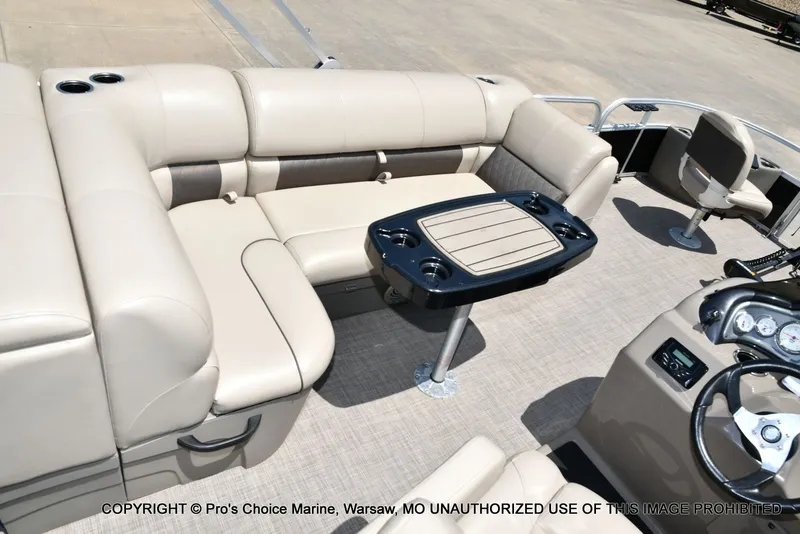 Slide: The Image of Sun Tracker Fishin' Barge 20 DLX 2022 - 17