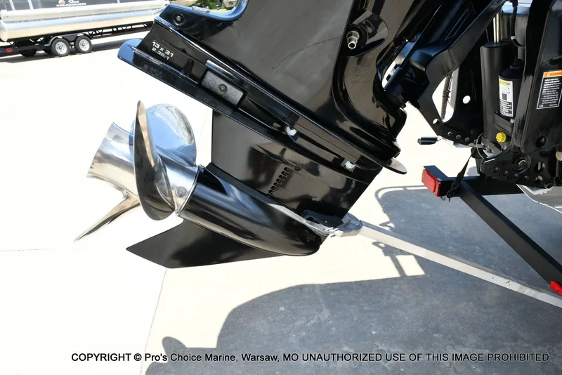 Slide: The Image of Sun Tracker Fishin' Barge 20 DLX 2022 - 21