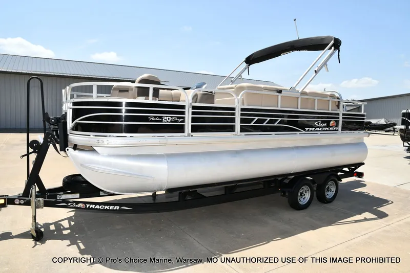 Slide: The Image of Sun Tracker Fishin' Barge 20 DLX 2022 - 27
