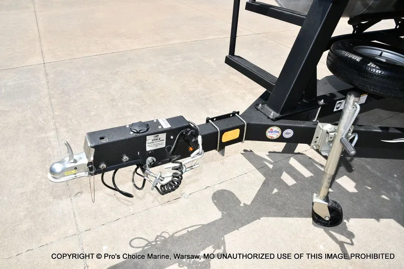 Slide: The Image of Sun Tracker Fishin' Barge 20 DLX 2022 - 28