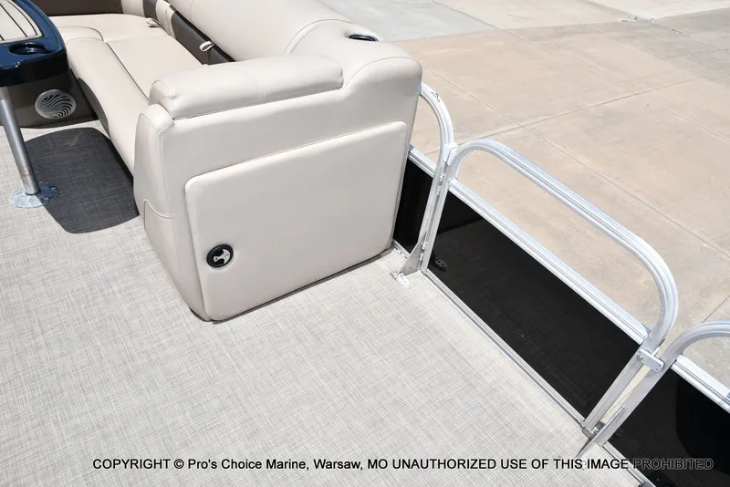 Slide: The Image of Sun Tracker Fishin' Barge 20 DLX 2022 - 38