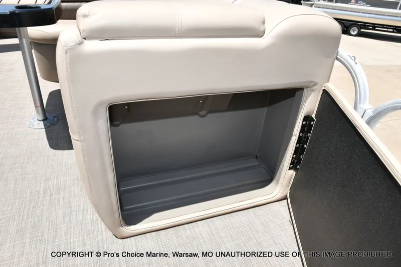 Slide: The Image of Sun Tracker Fishin' Barge 20 DLX 2022 - 39