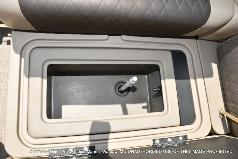 Slide: The Image of Sun Tracker Fishin' Barge 20 DLX 2022 - 43