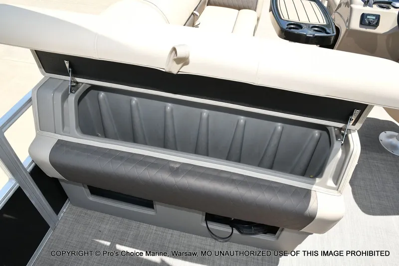 Slide: The Image of Sun Tracker Fishin' Barge 20 DLX 2022 - 58