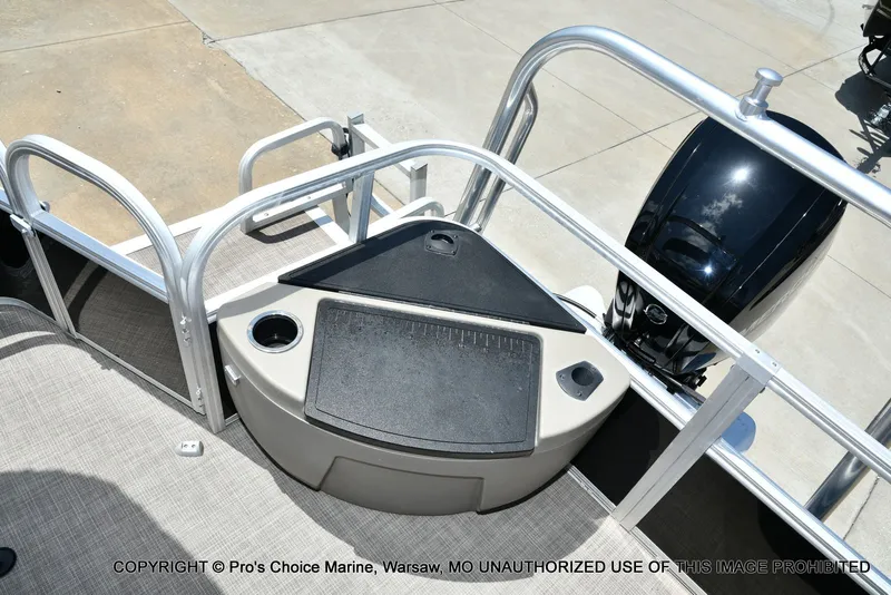 Slide: The Image of Sun Tracker Fishin' Barge 20 DLX 2022 - 59