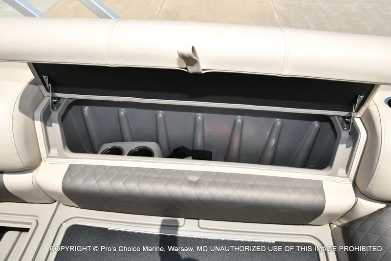 Slide: The Image of Sun Tracker Fishin' Barge 20 DLX 2022 - 68