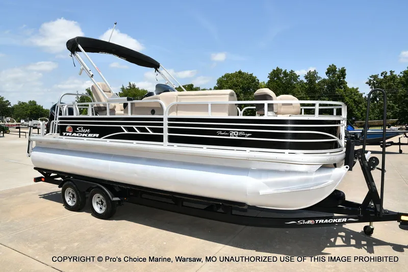 Slide: The Image of Sun Tracker Fishin' Barge 20 DLX 2022 - 75