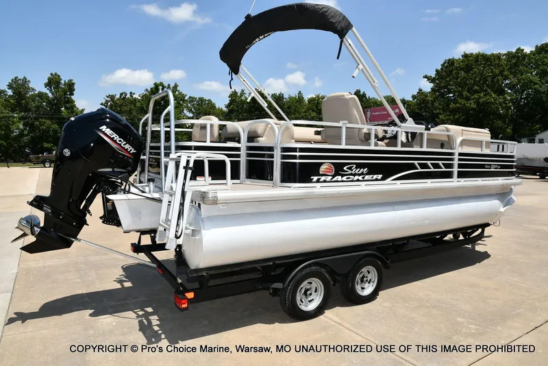 Slide: The Image of Sun Tracker Fishin' Barge 20 DLX 2022 - 77