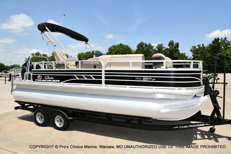 Slide: The Image of Sun Tracker Fishin' Barge 20 DLX 2022 - 80