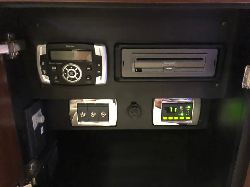 Slide: The Image of Chaparral 347 SSX 2021 - 22