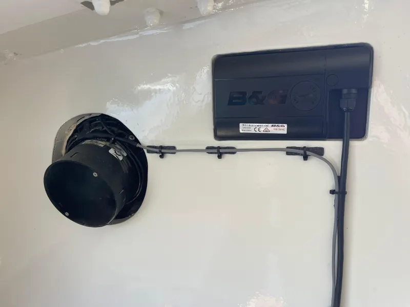 Slide: The Image of B&G marine equipment installed on a CAL 40 sailboat, model year 1964. - 10