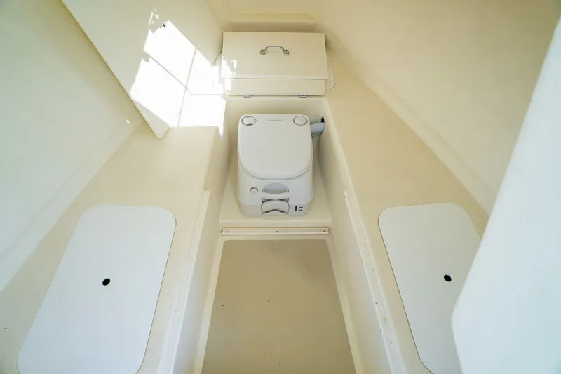 Slide: The Image of Eastern 22 Sisu Hardtop 2020 - 17