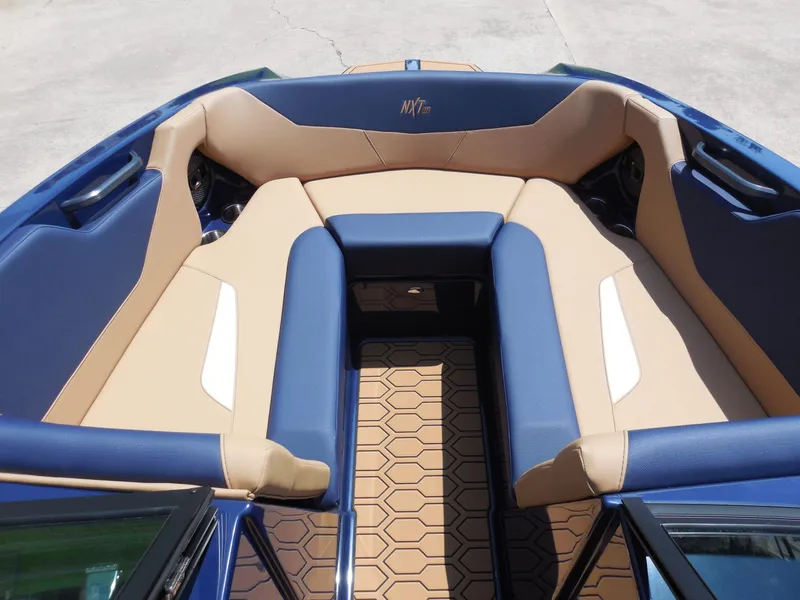 Slide: The Image of MasterCraft NXT22 2025 - 10