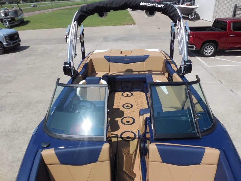 Slide: The Image of MasterCraft NXT22 2025 - 11