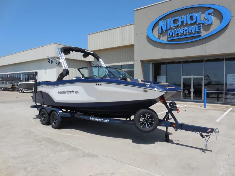 Slide: The Image of MasterCraft NXT22 2025 - 2