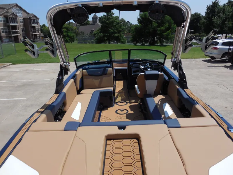 Slide: The Image of MasterCraft NXT22 2025 - 7