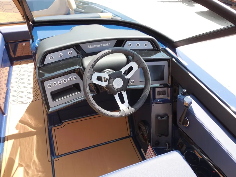 Slide: The Image of MasterCraft NXT22 2025 - 9