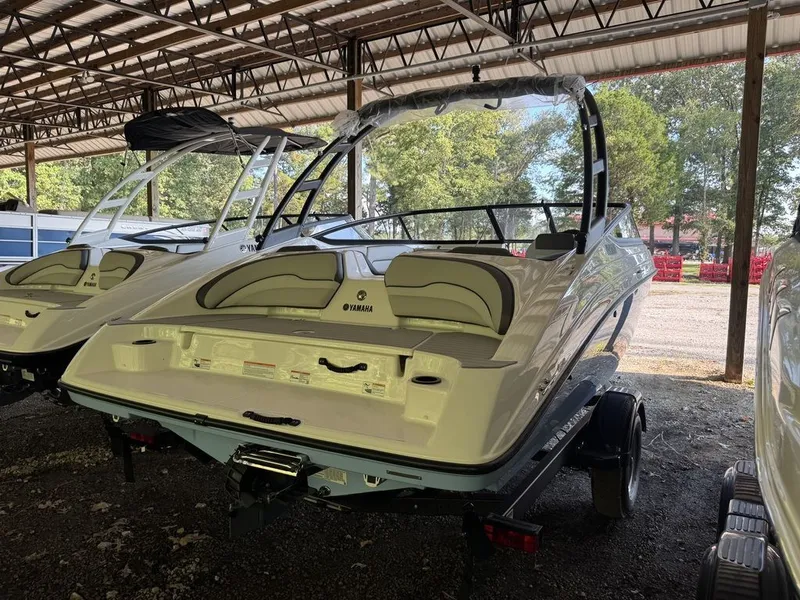 Slide: The Image of Yamaha AR190 2025 - 2