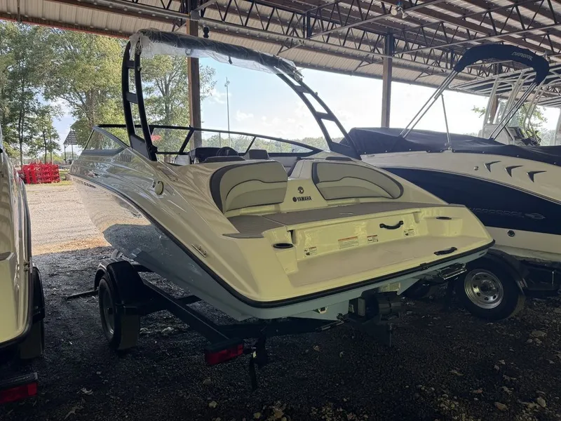 Slide: The Image of Yamaha AR190 2025 - 3