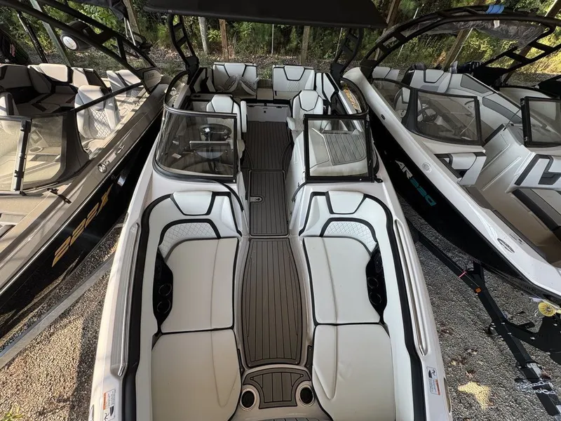 Slide: The Image of Yamaha 252SD 2025 - 7