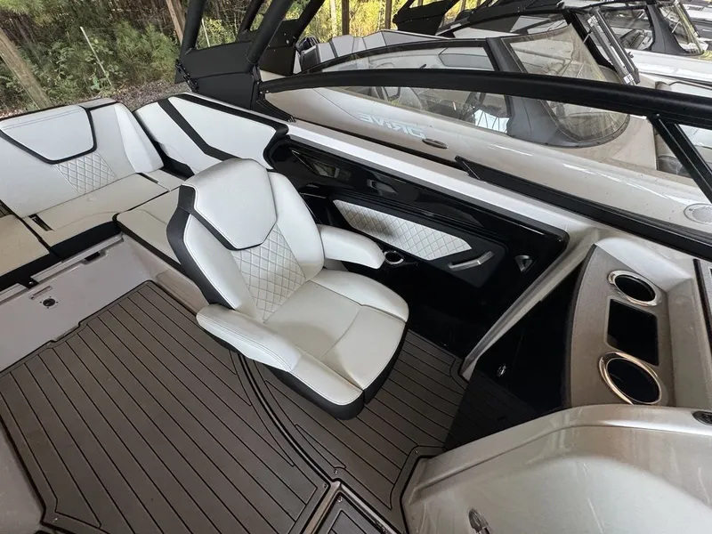 Slide: The Image of Yamaha 252SD 2025 - 8