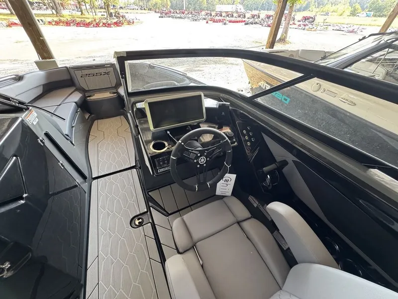 Slide: The Image of Yamaha 252XE 2025 - 5