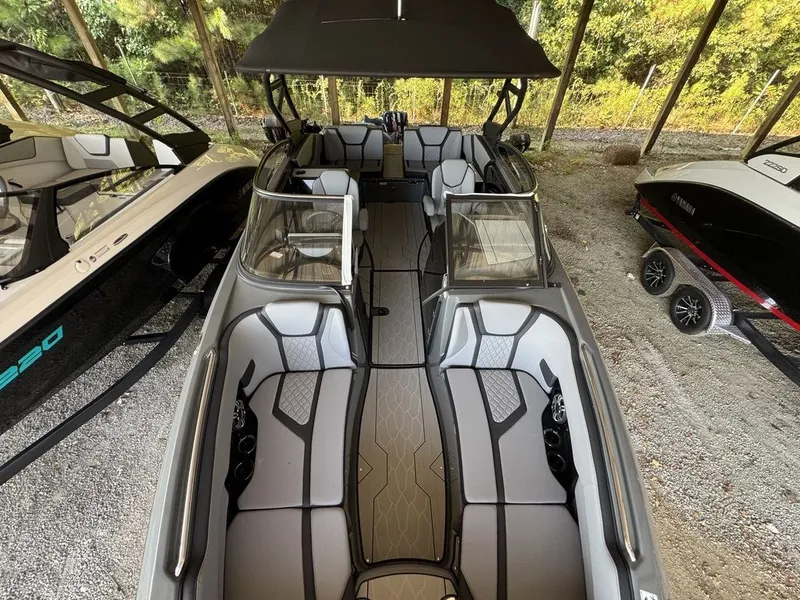 Slide: The Image of Yamaha 252XE 2025 - 7