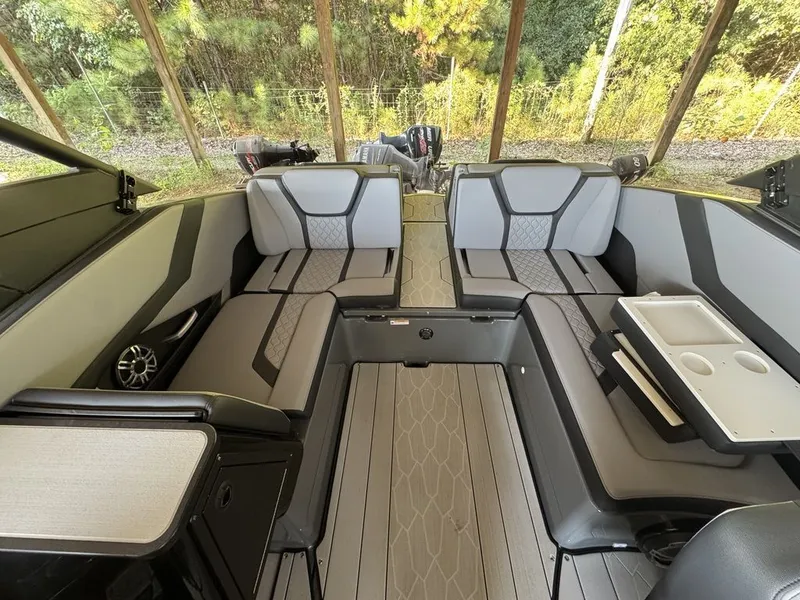 Slide: The Image of Yamaha 252XE 2025 - 9