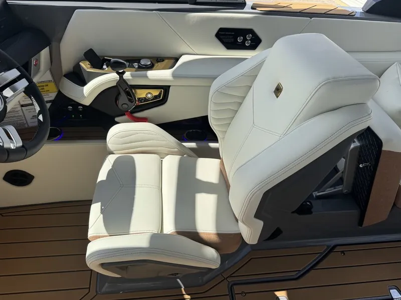 Slide: The Image of Nautique Super Air Nautique G25 2025 - 14