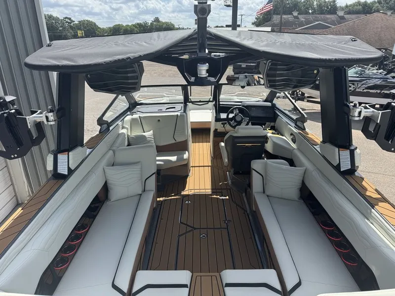 Slide: The Image of Nautique Super Air Nautique G25 2025 - 4