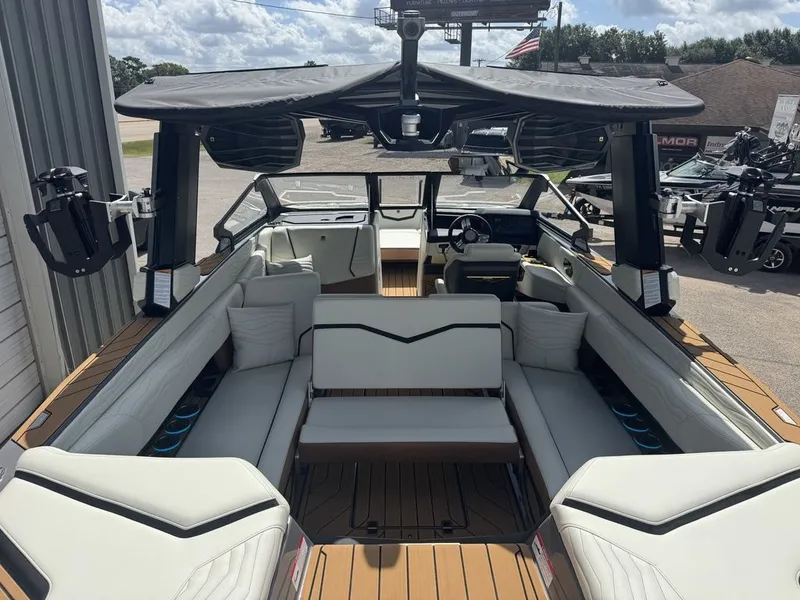 Slide: The Image of Nautique Super Air Nautique G25 2025 - 5