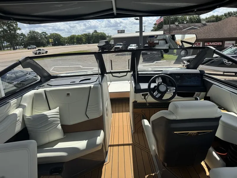 Slide: The Image of Nautique Super Air Nautique G25 2025 - 8