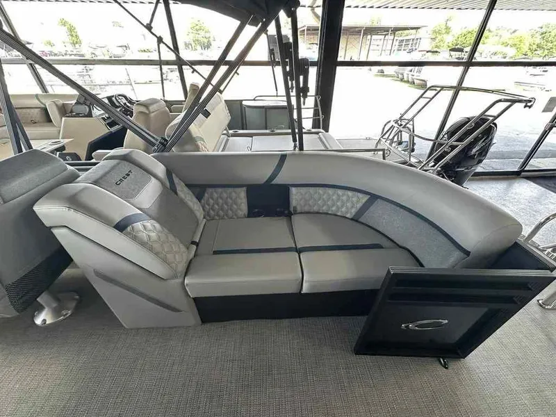 Slide: The Image of Crest Conquest 230 SLC 2026 - 11