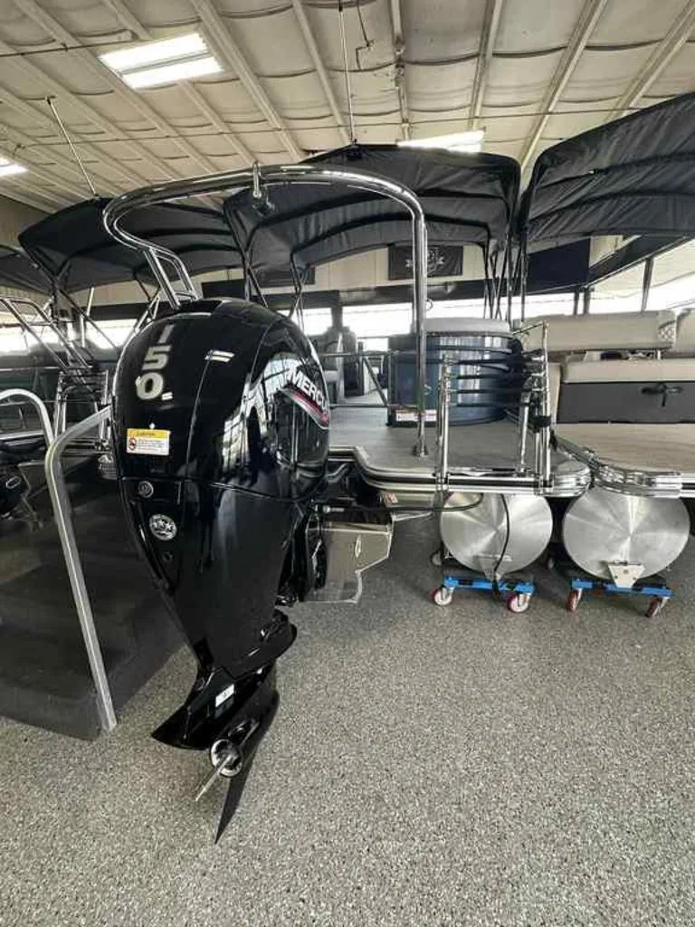 Slide: The Image of Crest Conquest 230 SLC 2026 - 14