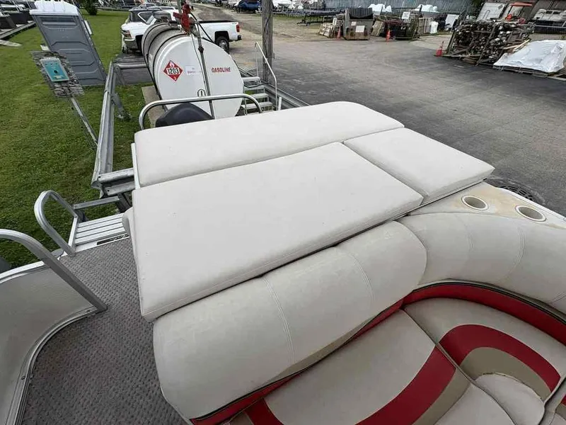 Slide: The Image of Avalon WindJammer C Elite 24' 2010 - 5