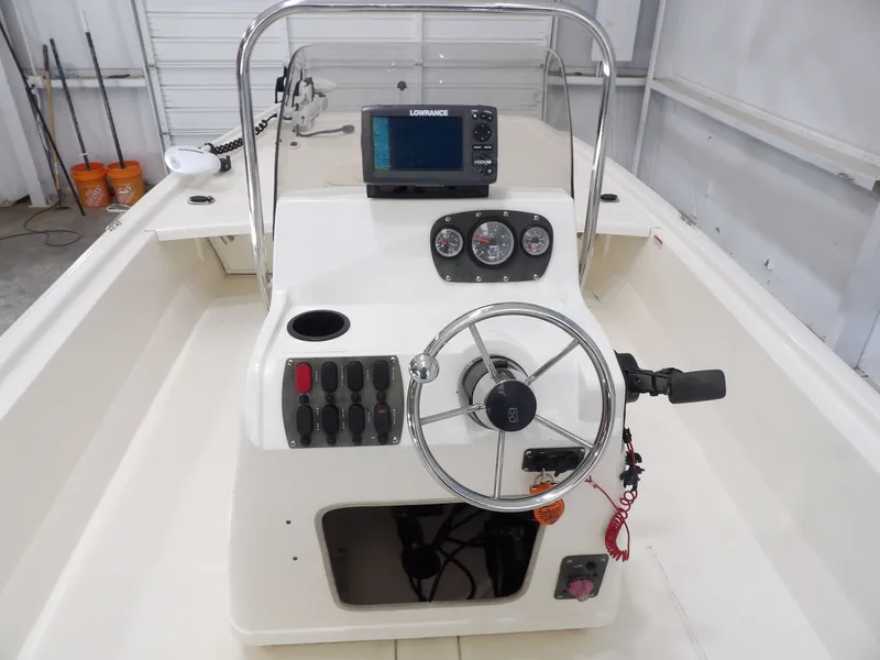 Slide: The Image of Mako 19 Pro Skiff 2017 - 16