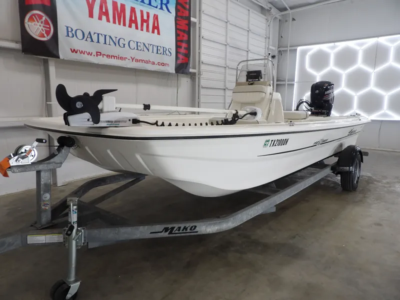 Slide: The Image of Mako 19 Pro Skiff 2017 - 3